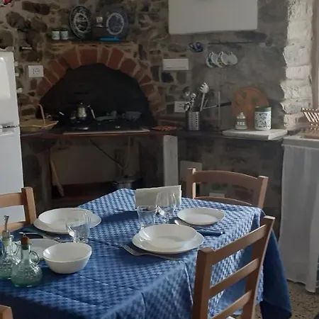 Montedivalli Apartment